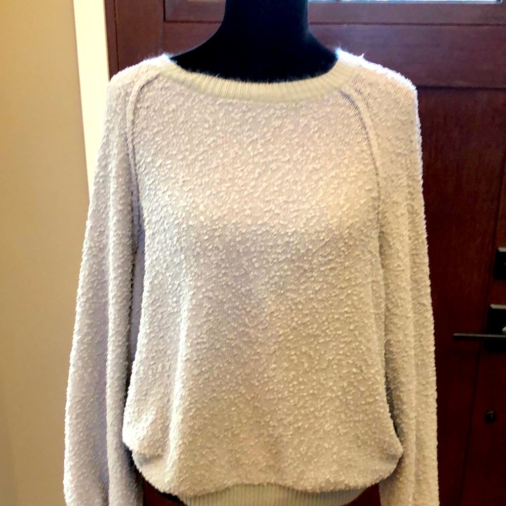 Light gray long sleeve sweater/ sweatshirt. Size medium.